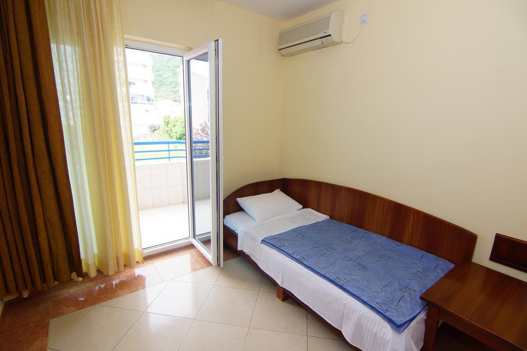 Blue Palace Guest House Budva Extérieur photo