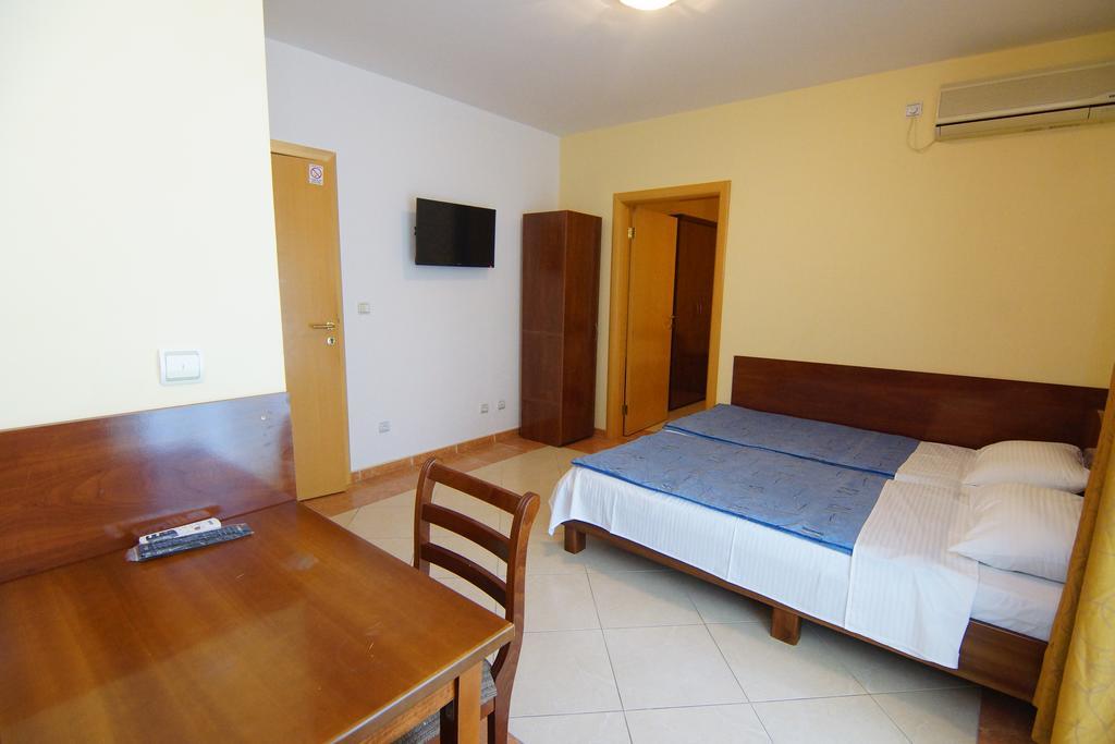 Blue Palace Guest House Budva Extérieur photo