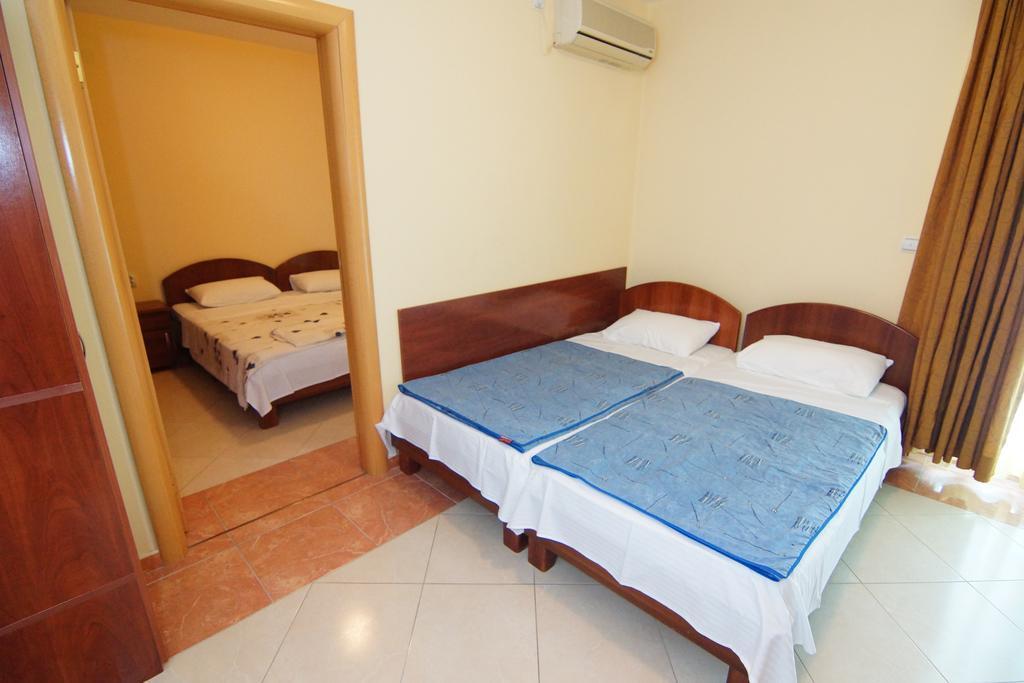 Blue Palace Guest House Budva Extérieur photo
